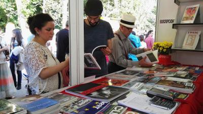 ARCE caseta 54: revistas culturales en el último fin de semana de la Feria del Libro de Madrid
