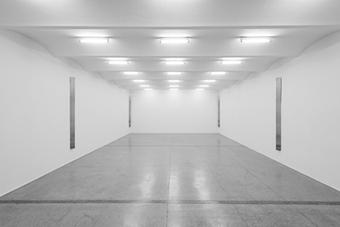Foto Vista de la exposición de Liz Deschennes en la Secession, Viena, 2012. Foto: Jorit Aust. Foto Vista de la exposición de Liz Deschennes en la Secession, Viena, 2012. Foto: Jorit Aust.
